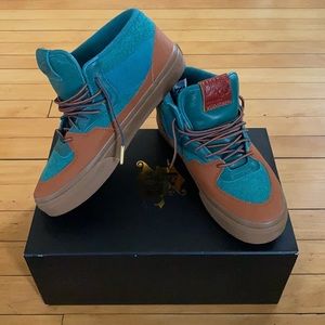 LIMITED EDITION NEW IN BOX Vans Vault Half Cab LX